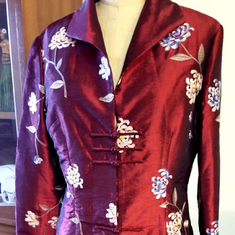NWT $550 Embroidered Silk Coat Made By Far East Living. Shimmering Burgundy.